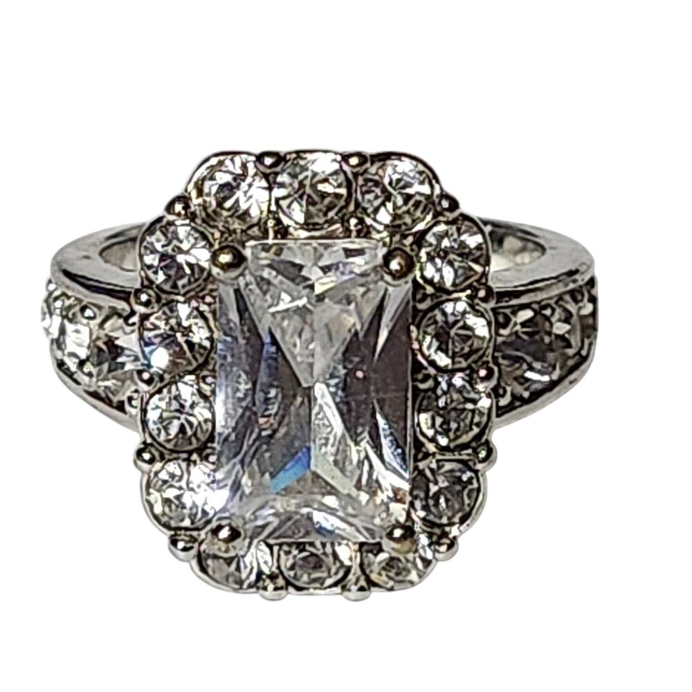 Avon NVC Nataliya V Callister Silver Emerald Cut CZ Halo Ring 925 Sz 7.5